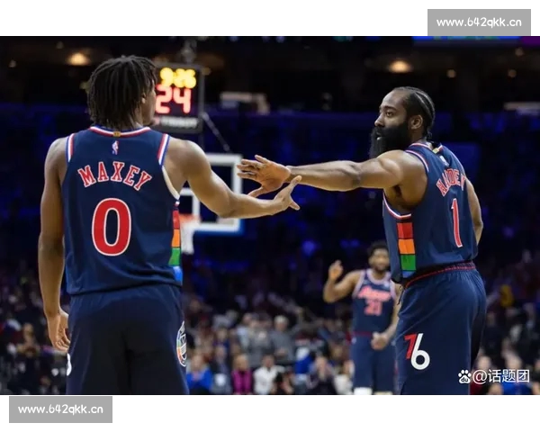 篮球赛后复盘:深入分析关键时刻决策与球员表现,解读胜负背后的战术与心态 篮球赛后复盘:深入分析关键时刻决策与球员表现,解读胜负背后的战术与心态